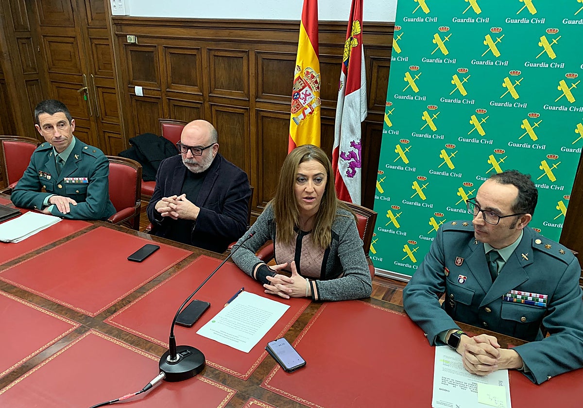 La delegada del Gobierno en Castilla y León, Virginia Barcones, durante la presentación de una operación policial