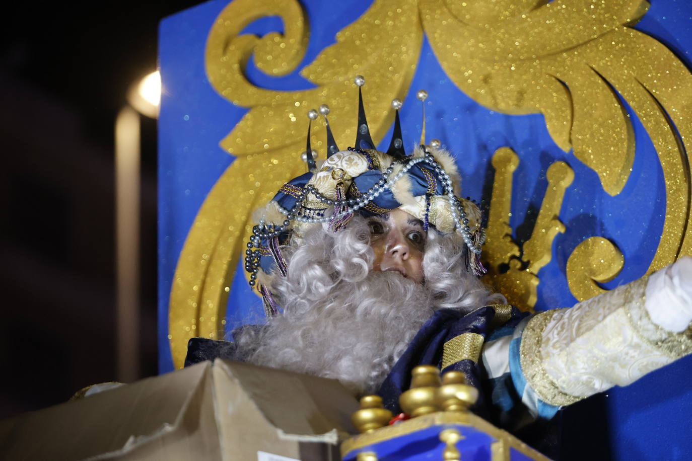 El apoteósico paso de la Cabalgata de los Reyes Magos por el Centro de Córdoba, en imágenes