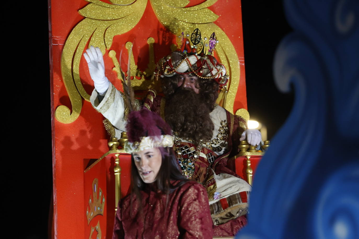 El apoteósico paso de la Cabalgata de los Reyes Magos por el Centro de Córdoba, en imágenes