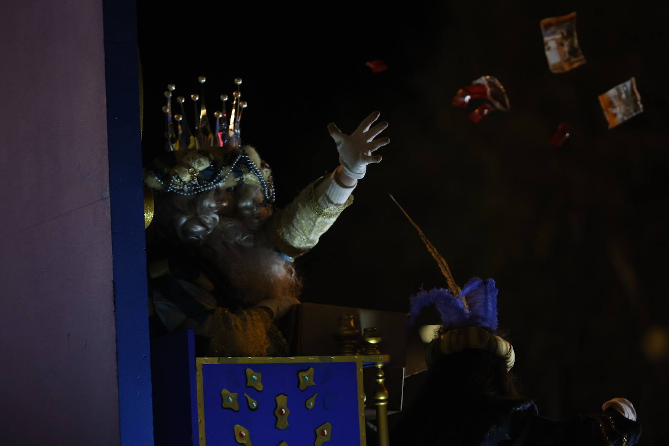 El apoteósico paso de la Cabalgata de los Reyes Magos por el Centro de Córdoba, en imágenes
