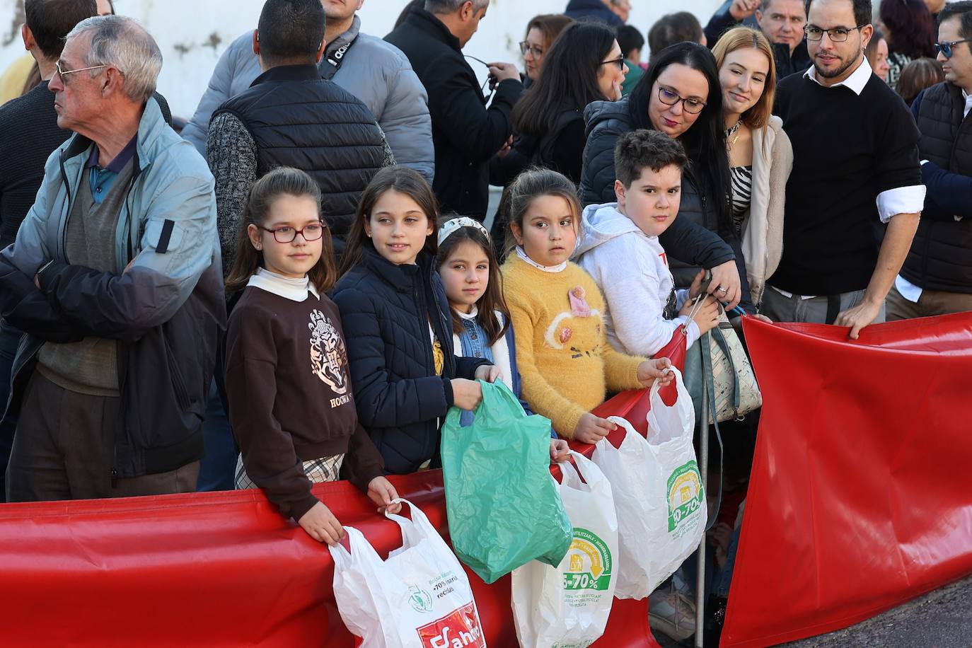 El arranque de la Cabalgata de Reyes de Córdoba 2023, en imágenes