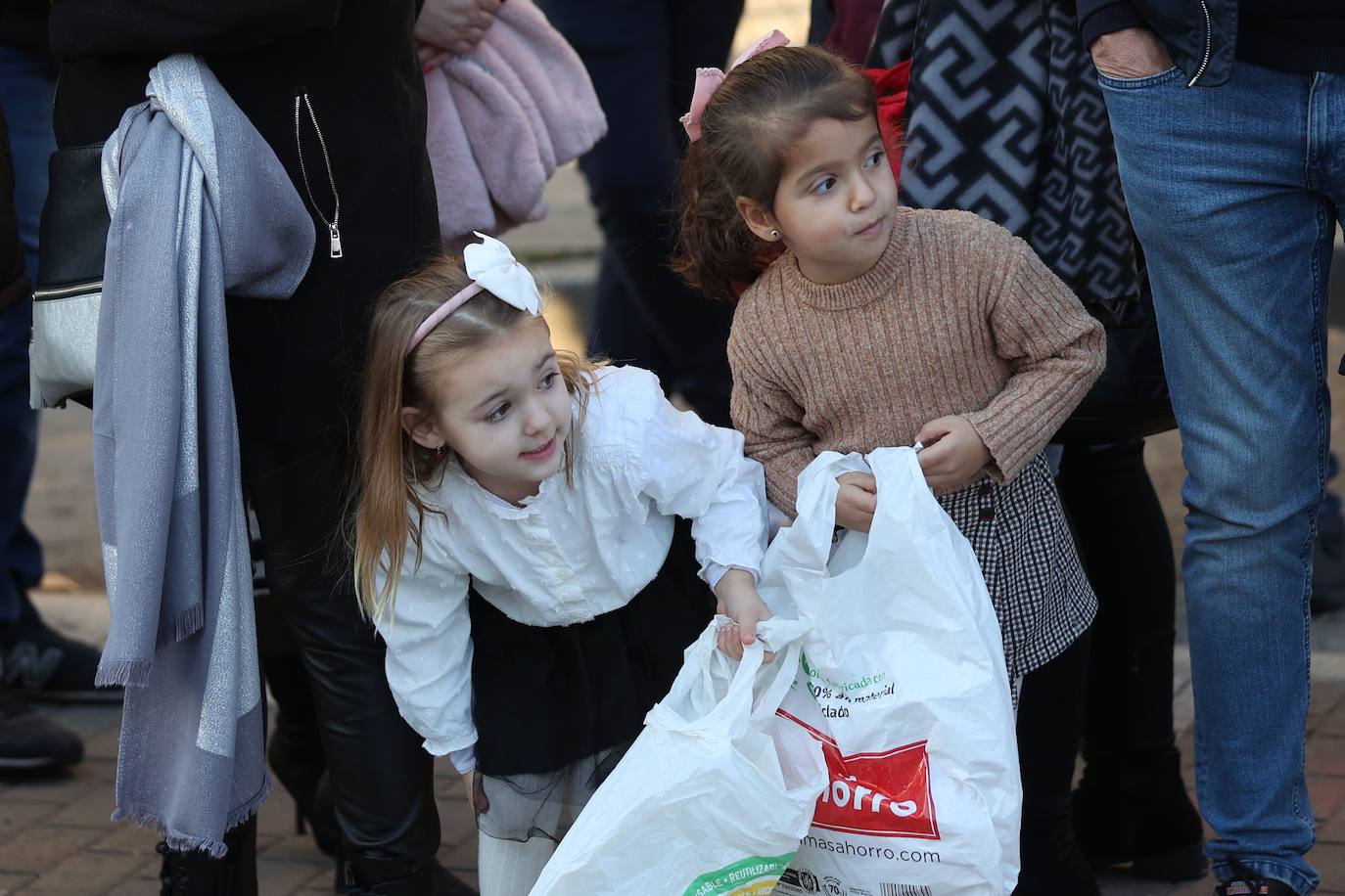 El arranque de la Cabalgata de Reyes de Córdoba 2023, en imágenes