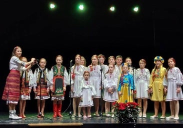 Anastasia, la niña del coro ucraniano que canta en la cabalgata de Reyes: «De regalo solo quiero que mi padre vuelva de la guerra»