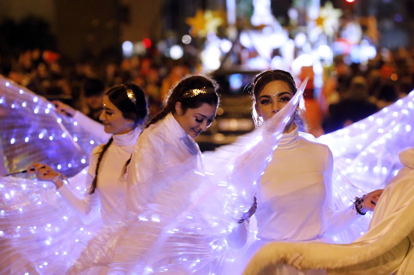 El multitudinario final de la Cabalgata de los Reyes Magos de Córdoba, en imágenes