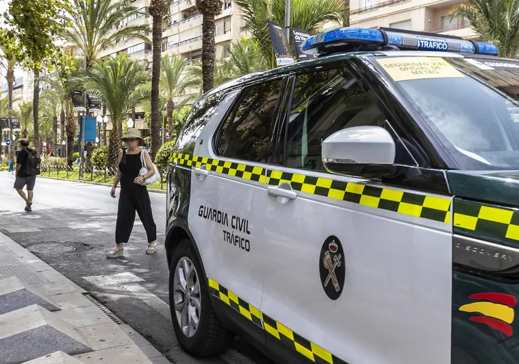 Un conductor le pega un tiro en la pierna a otro tras colisionar sus coches en Alicante