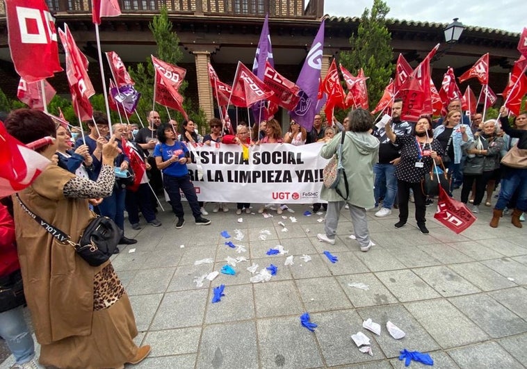 Quince mil trabajadoras de la limpieza de Castilla-La Mancha irán a la huelga a partir del martes