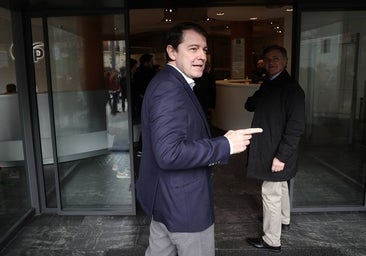 El presidente de la Junta de Castilla y León acusa a Sánchez de «incapaz y torpe»