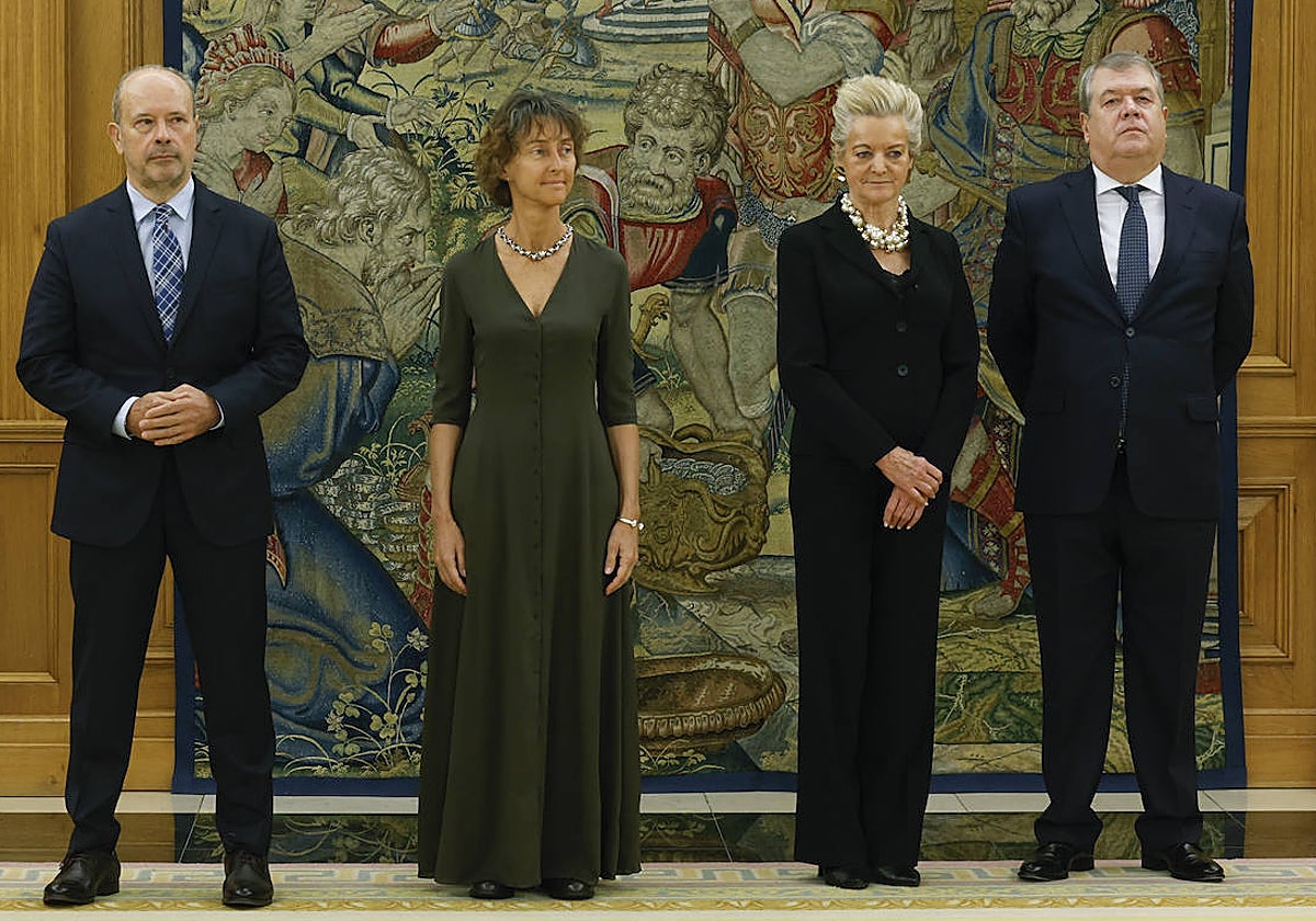 Campo, Díez, Segoviano y Tolosa, en la jura de su cargo ante el Rey como nuevos magistrados del TC