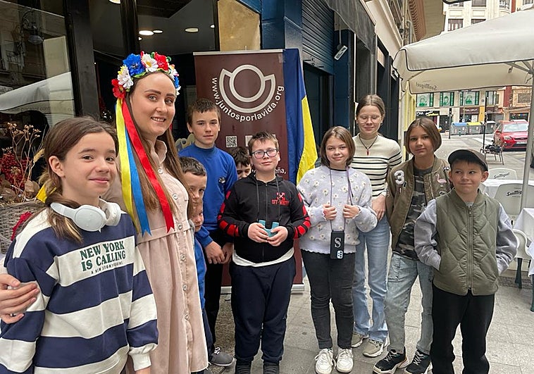 Los niños ucranianos celebran la Navidad Ortodoxa lejos de la guerra en Valencia