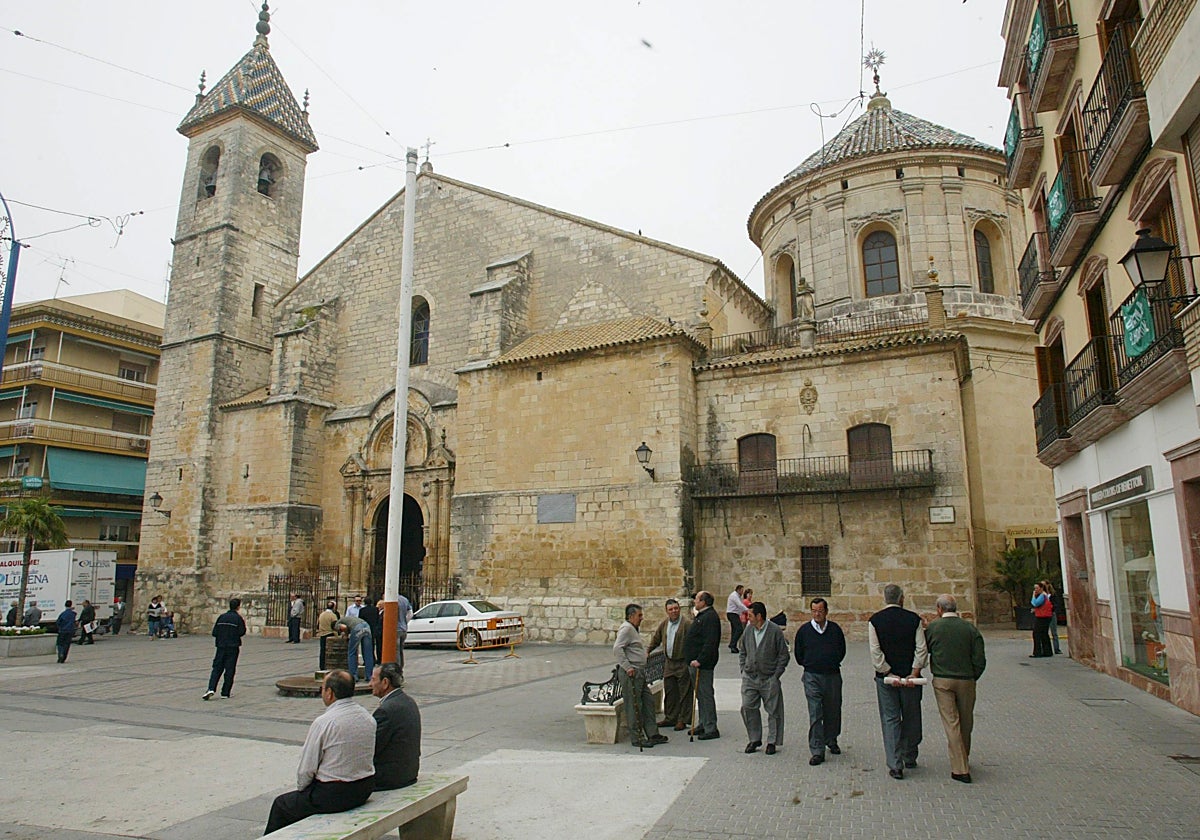 Fachada principal de la iglesia parroquial de San Mateo en Lucena