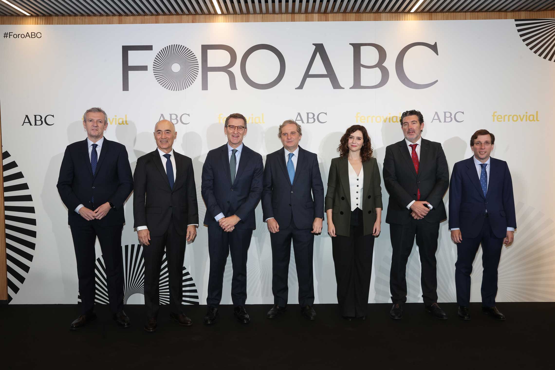 De izquierda a derecha Alfonso Rueda, Rafael del Pino, Alberto Núñez Feijóo, Ignacio Ybarra, Isabel Díaz Ayuso, Julián Quirós y José Luis Martínez Almeida