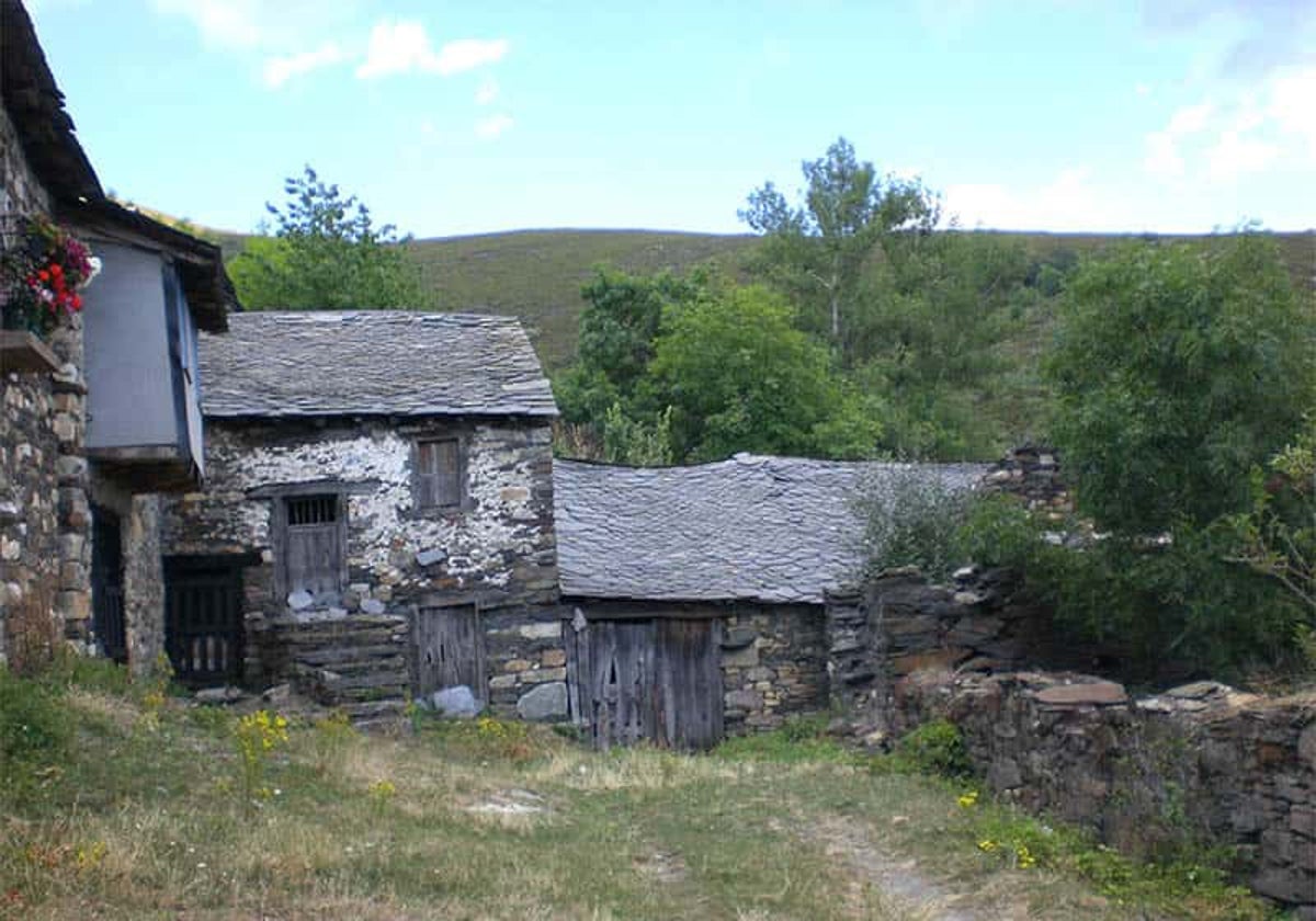 Una de las casas de Los Montes de la Ermita (León)