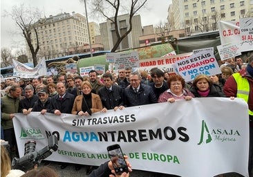 Ximo Puig asegura ahora que defiende el trasvase tras abstenerse en la votación que aprobó los recortes para el Segura