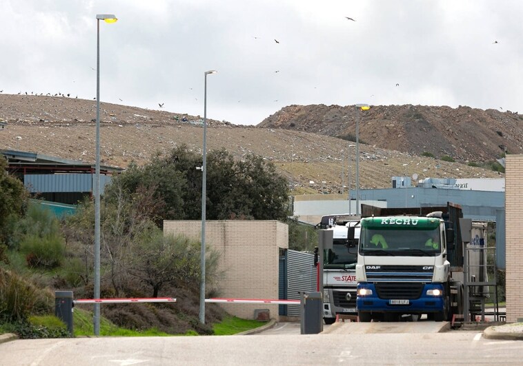 Caso de los primos de Vallecas: la Policía rastrea la ruta del contenedor donde pudieron morir asfixiados