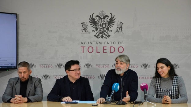 Rodrigo Arribas, Teo García, Ernesto Arias y Brenda Escobedo durante la rueda de prensa en el consistorio