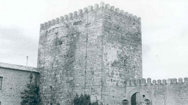 Fotografía antigua de la Torre del homenaje del Castillo