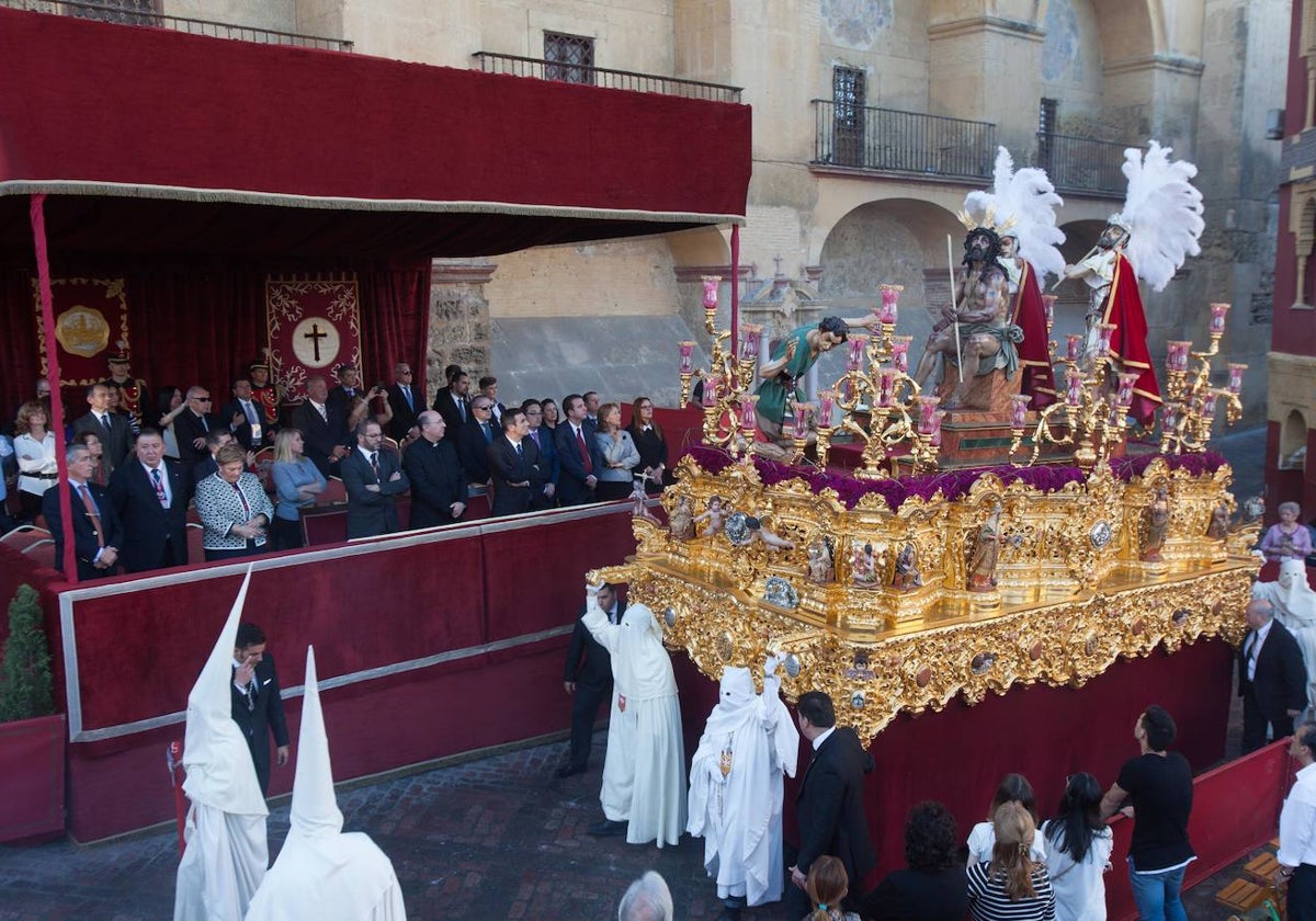 El Señor de la Coronación de Espinas, en la carrera oficial