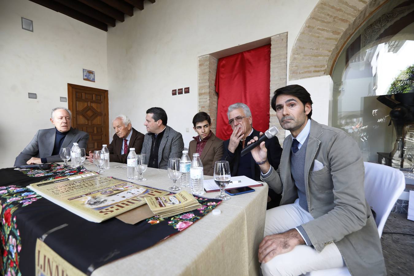 Manuel Román llena &#039;hasta la bandera&#039; el Museo Taurino para su debú con picadores