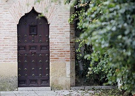 Imagen secundaria 1 - La romática historia de la Casa del Judío, una de las mansiones más bellas y misteriosas de Córdoba