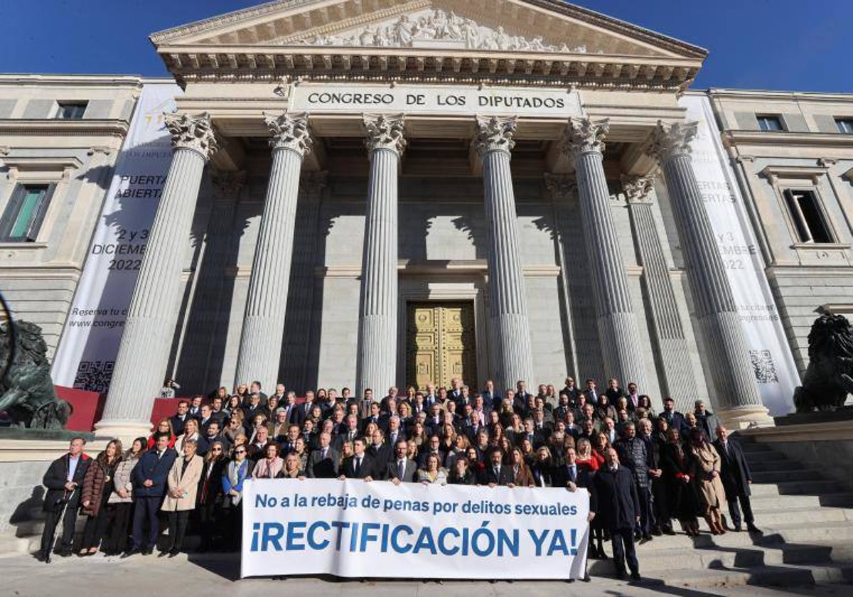 Protesta del PP en el Congreso de los diputados contra la rebaja de penas por delitos sexuales