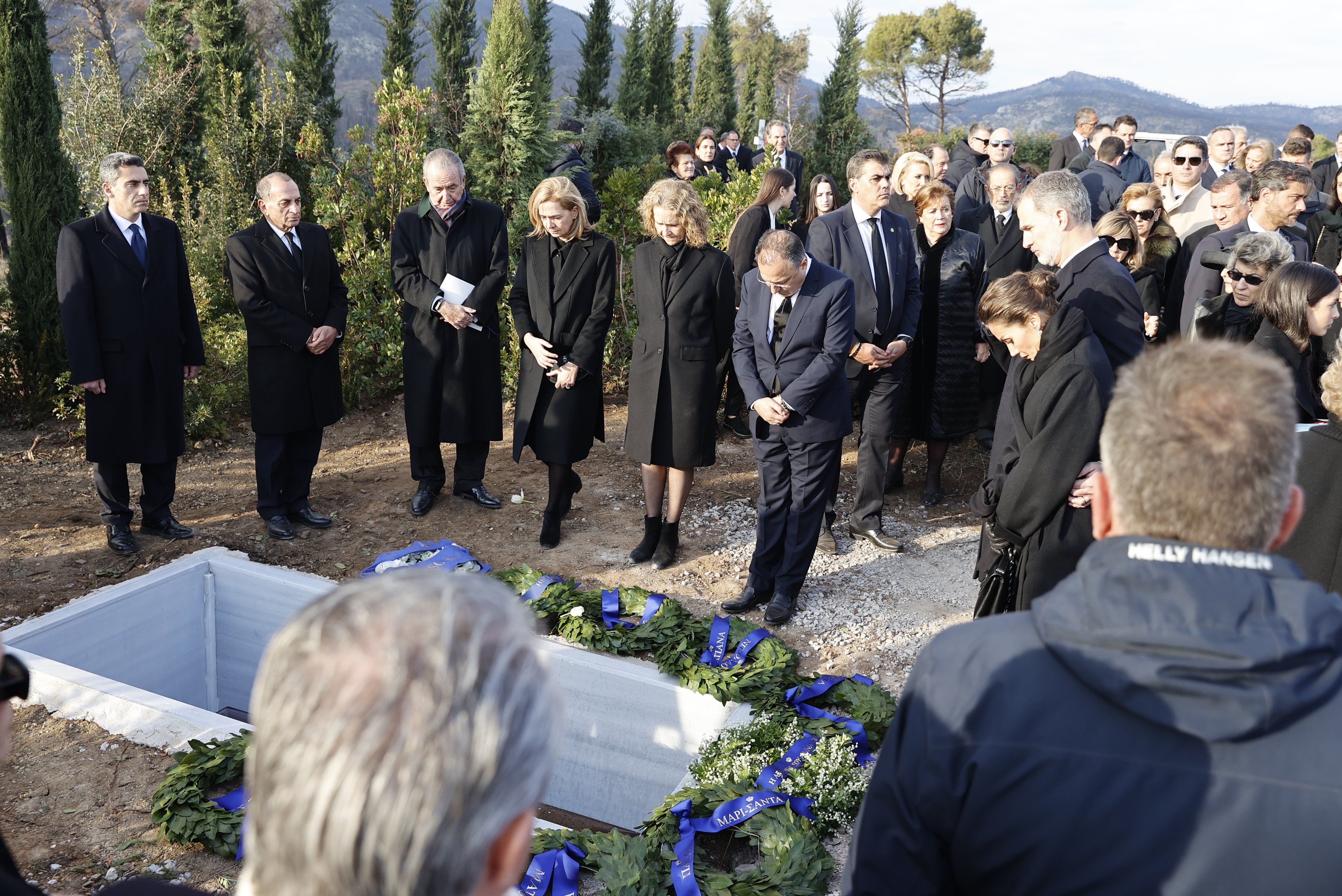 Ceremonia de sepelio del Rey Constantino de Grecia en el cementerio familiar de Tatoi