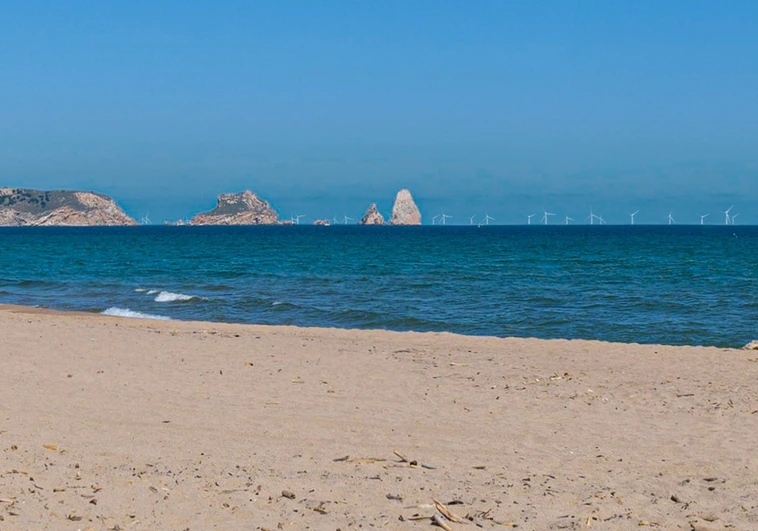 Cataluña pide autorizar un molino eólico marino experimental en la Costa Brava