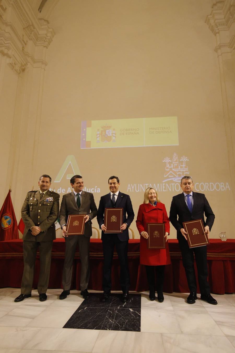 La firma de los convenios de la Base Logística de Córdoba, en imágenes