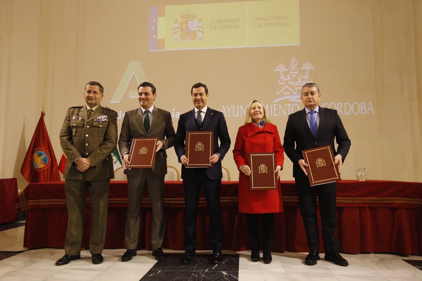 La firma de los convenios de la Base Logística de Córdoba, en imágenes