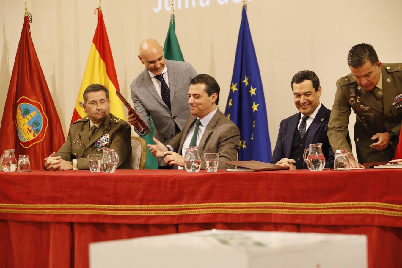 La firma de los convenios de la Base Logística de Córdoba, en imágenes