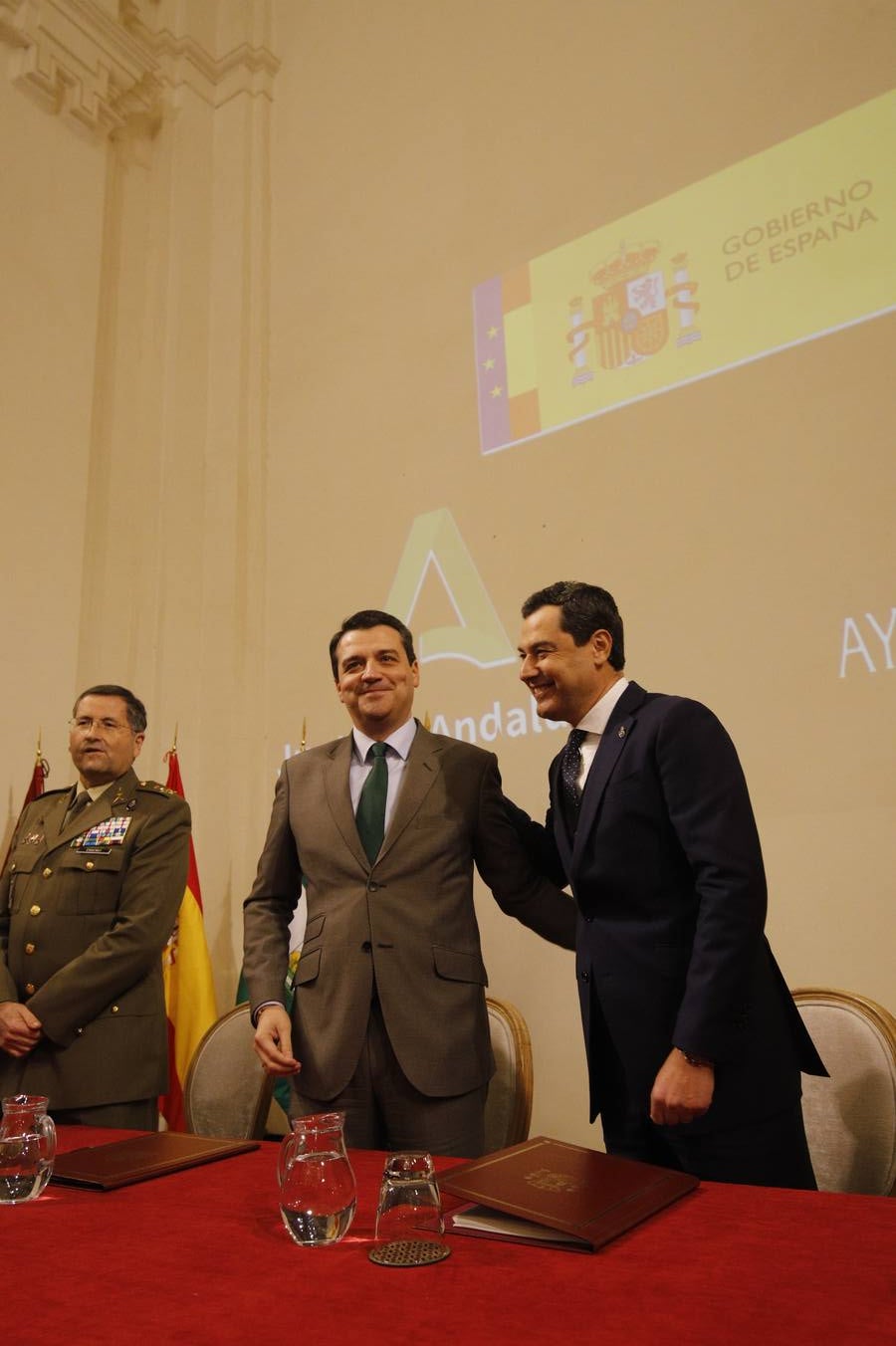 La firma de los convenios de la Base Logística de Córdoba, en imágenes