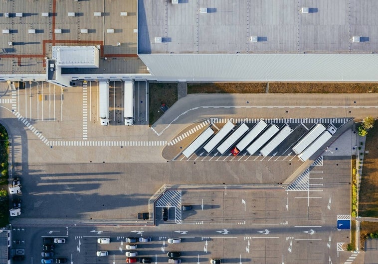 Los transportistas valencianos piden más aparcamientos para camiones a los municipios