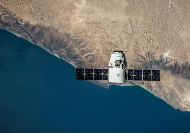 Acuerdan conectar 1.000 contenedores logísticos a la primera constelación satelital española