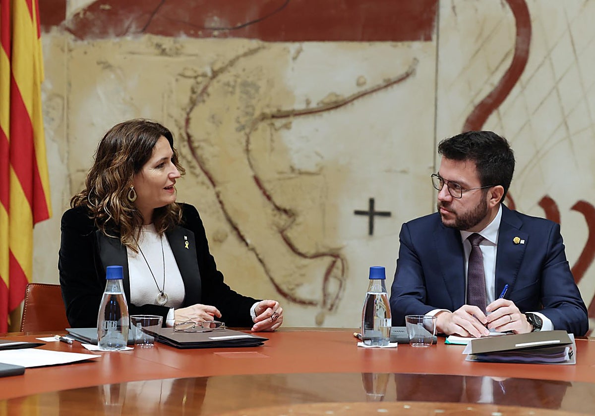 Laura Vilagrà y Pere Aragonès, hoy, en la reunión del Govern catalán