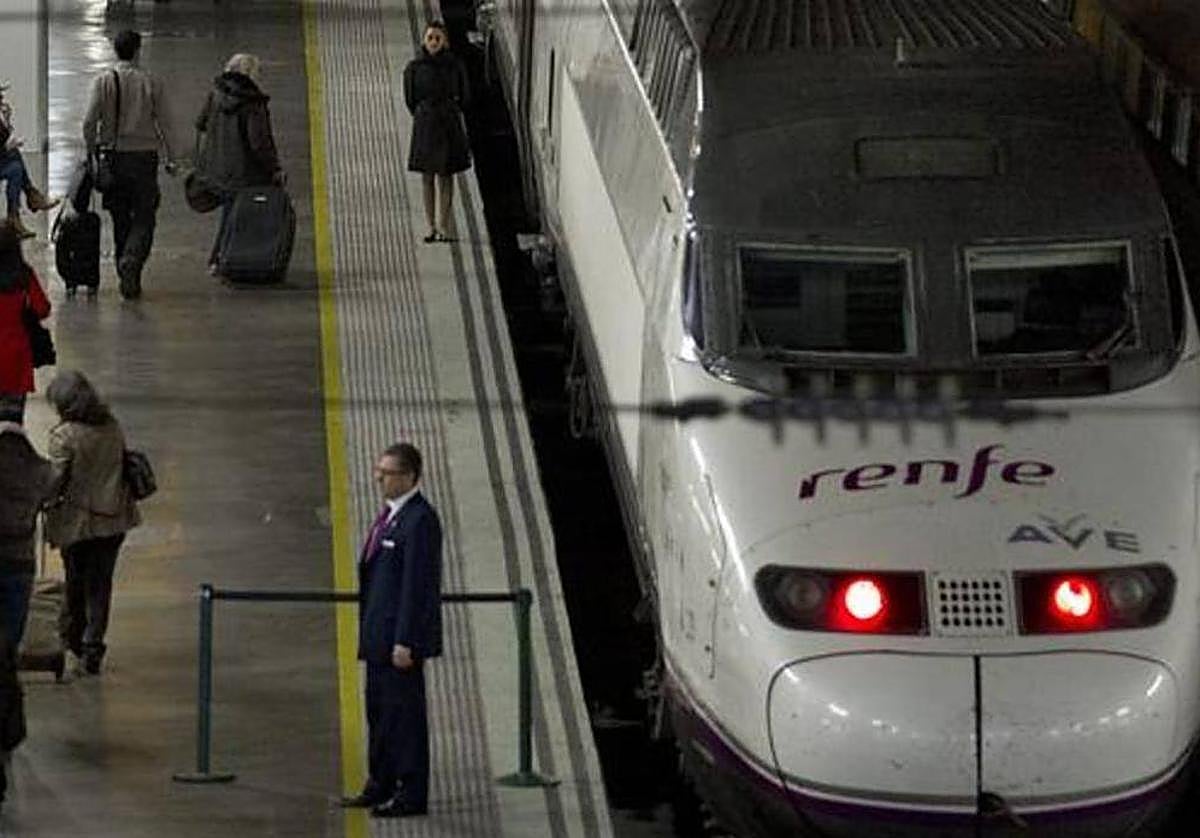Pasajeros en la estación Córdoba Central
