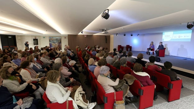 Público asistente al acto en el Auditorio Cajasur