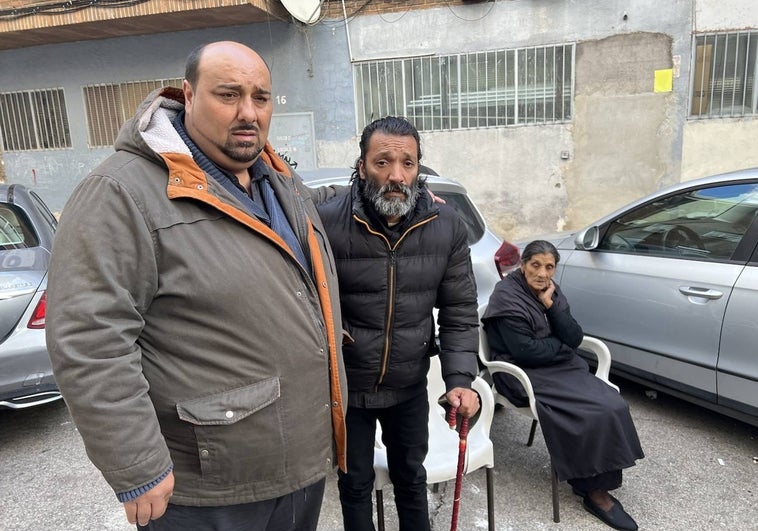 Las familias de los dos primos de Vallecas ofrecen a 250 voluntarios para buscar a Ángel en el vertedero de Toledo