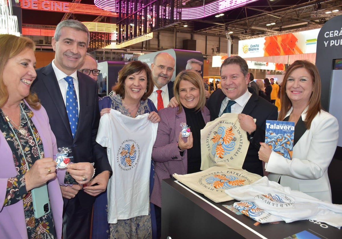 Tita García, junto al presidente regional, en Fitur