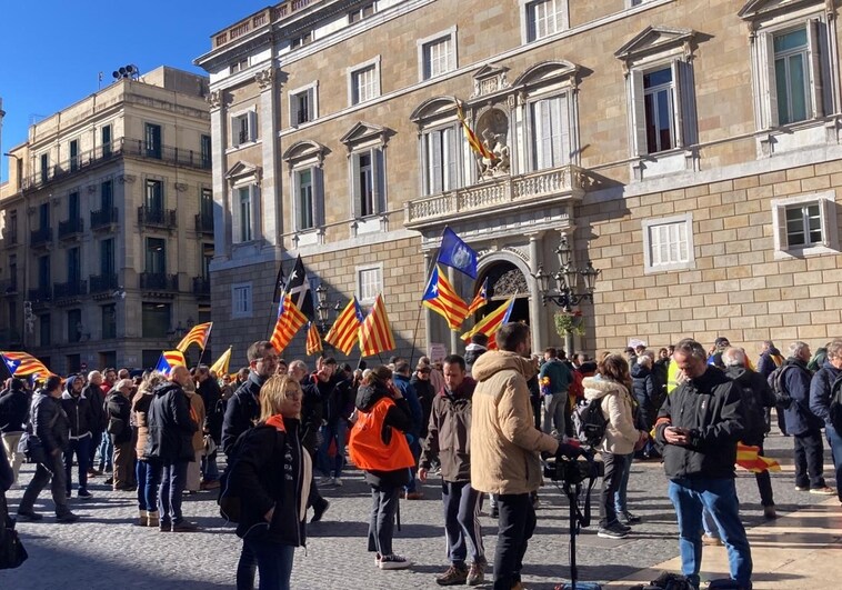 El independentismo traslada su protesta contra la cumbre al centro de Barcelona