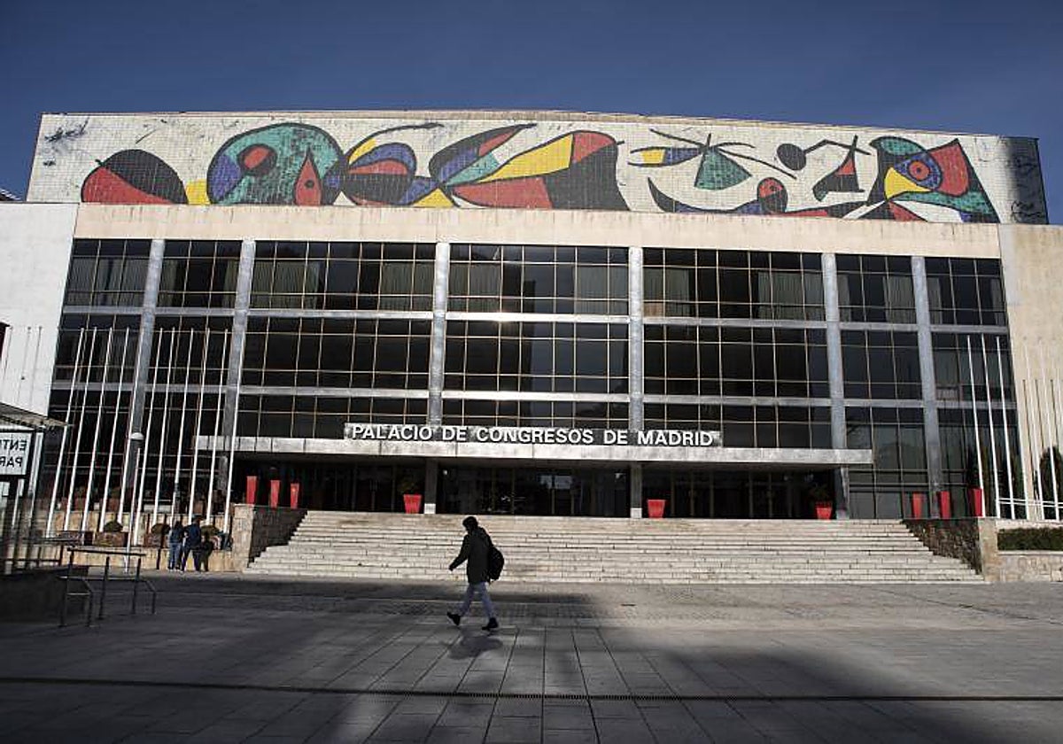 Fachada principal del Palacio e Congresos de la Castellana