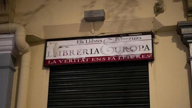 Exterior de la Librería Europa en Barcelona, clausurada desde 2016 por falta de licencia municipal