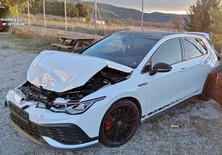 Detienen a tres ladrones tras embestir con su coche a la Guardia Civil en un pueblo de Valencia