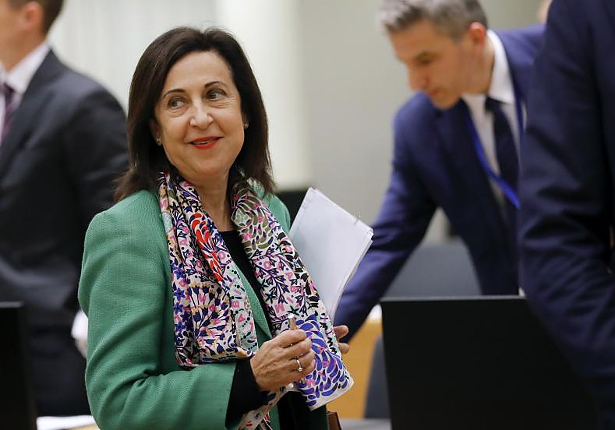 La ministra Robles, en una reunión de ministros de la OTAN en Bruselas en noviembre