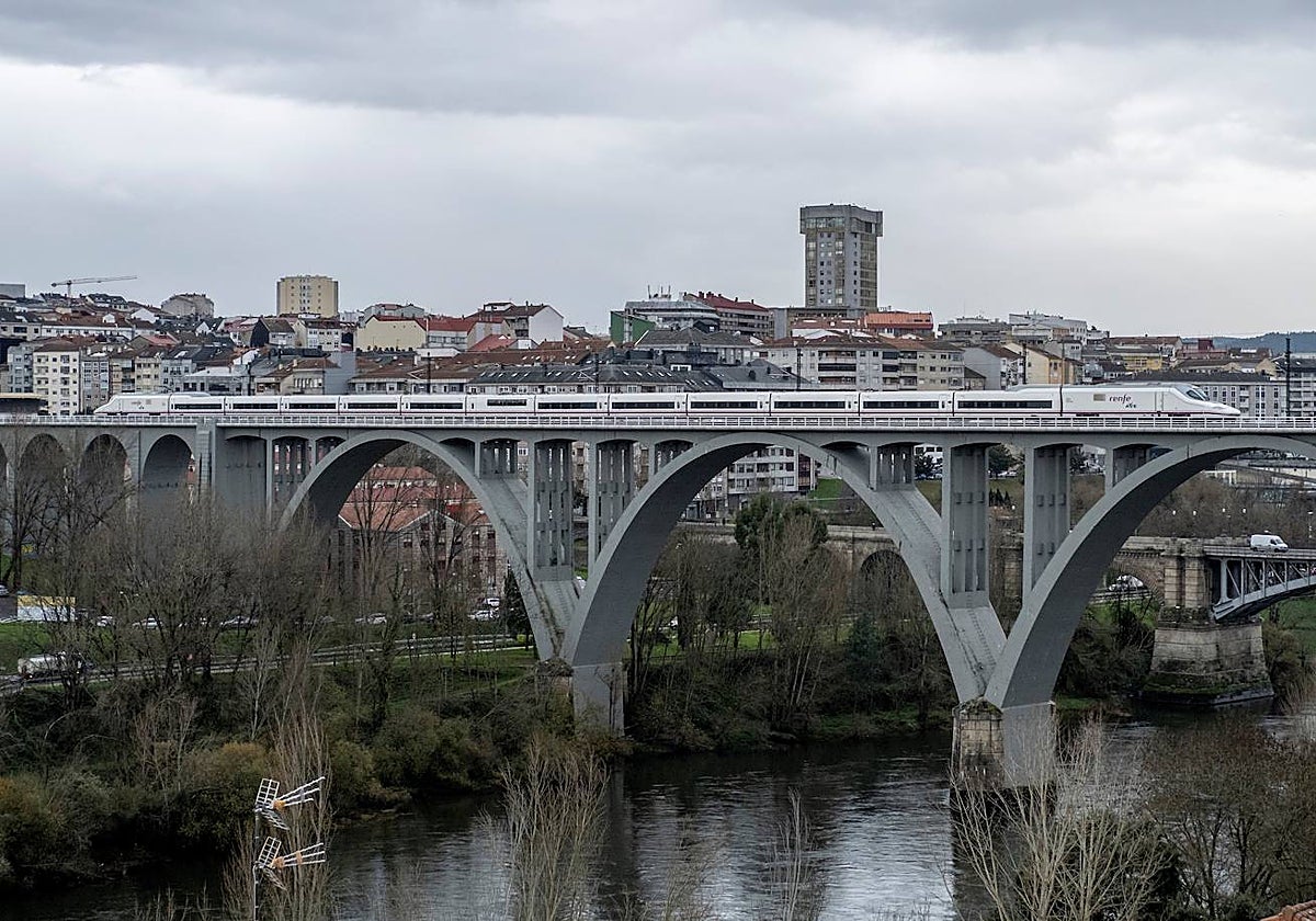 El tren de alta velocidad, a su llegada a la ciudad áurea