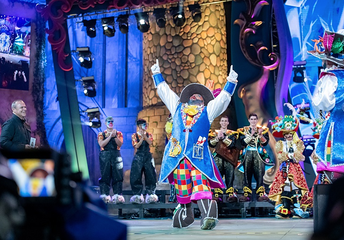 La murga Nietos de Sarymánchez en una actuación en el Carnaval de Las Palmas de Gran Canaria