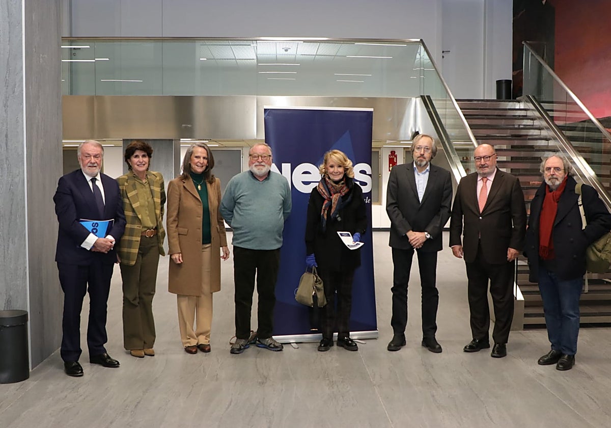 Los participantes en el coloquio de Neos