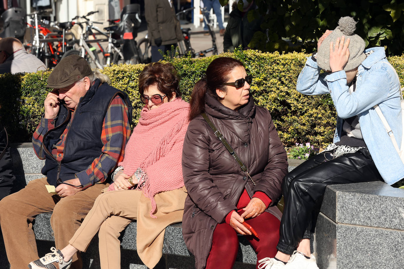 Un día de intenso frío en Córdoba, en imágenes