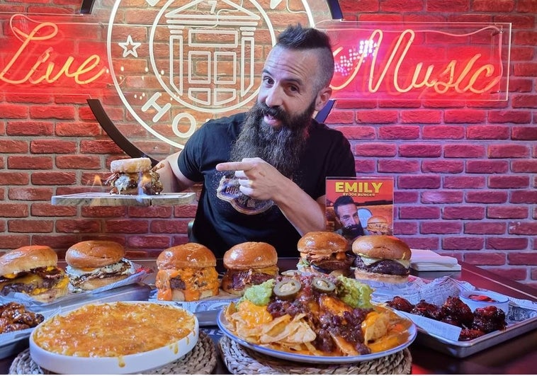 El inspector que dejó la Policía Nacional para comer hamburguesas abre su propio restaurante