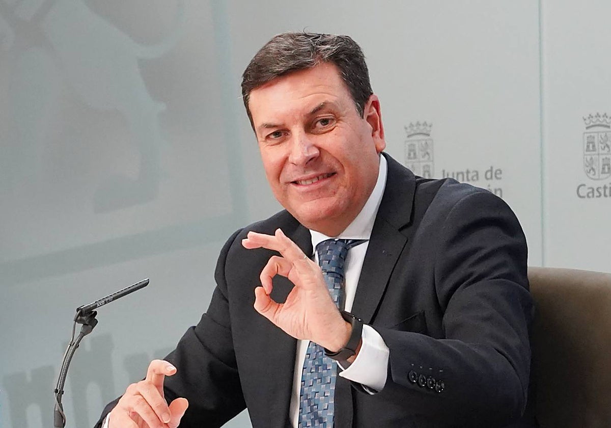 Carriedo, consejero de Economía y Hacienda y portavoz de la Junta, durante la rueda de prensa del último Consejo de Gobierno