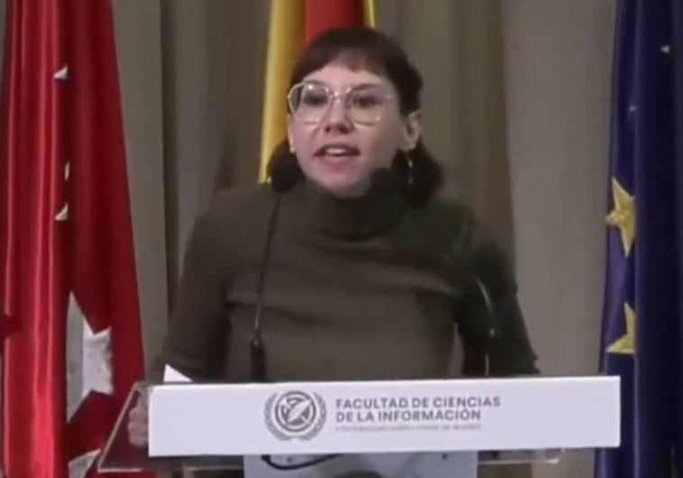 El discurso contra Ayuso de la alumna premiada con la mejor nota de la facultad: «Ayuso, pepera, los ilustres están fuera»