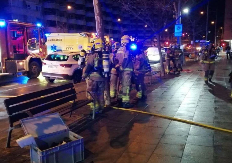 La recarga de un mechero, origen de un  incendio en Reus con 19 heridos, dos de ellos críticos